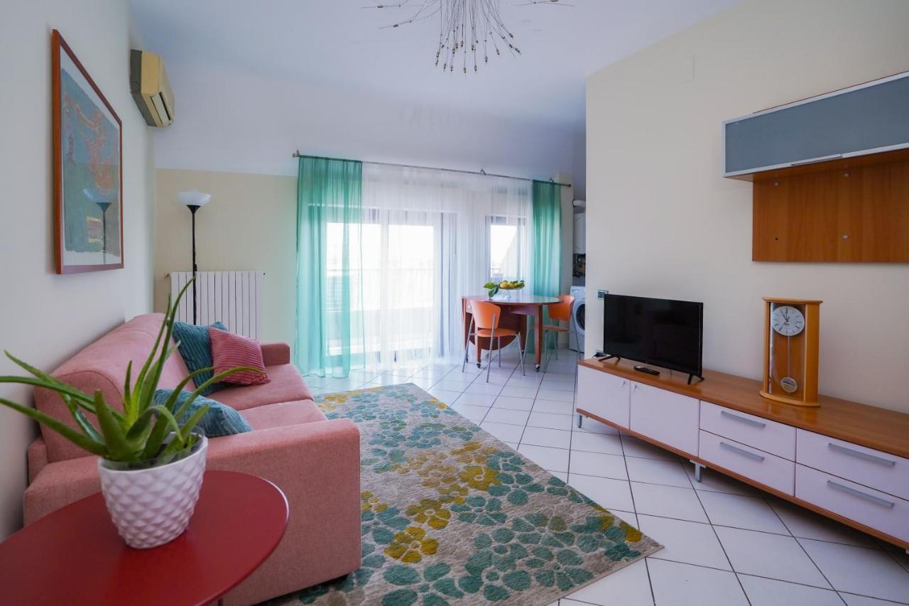 La Casa Di Azzurra Centro Citta Appartamento Fino A 4 Posti Letto E 2 Bagni Foggia Dış mekan fotoğraf