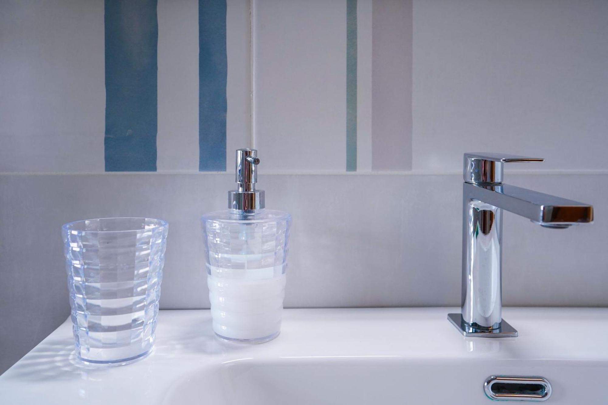 La Casa Di Azzurra Centro Citta Appartamento Fino A 4 Posti Letto E 2 Bagni Foggia Dış mekan fotoğraf